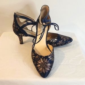 Alex Marie size 8 women's shoes in Navy with stunning design